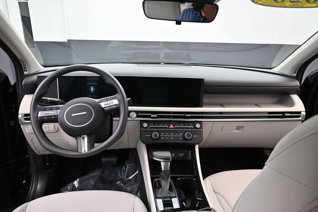 Certified 2026 Hyundai Tucson SE FWD image 9