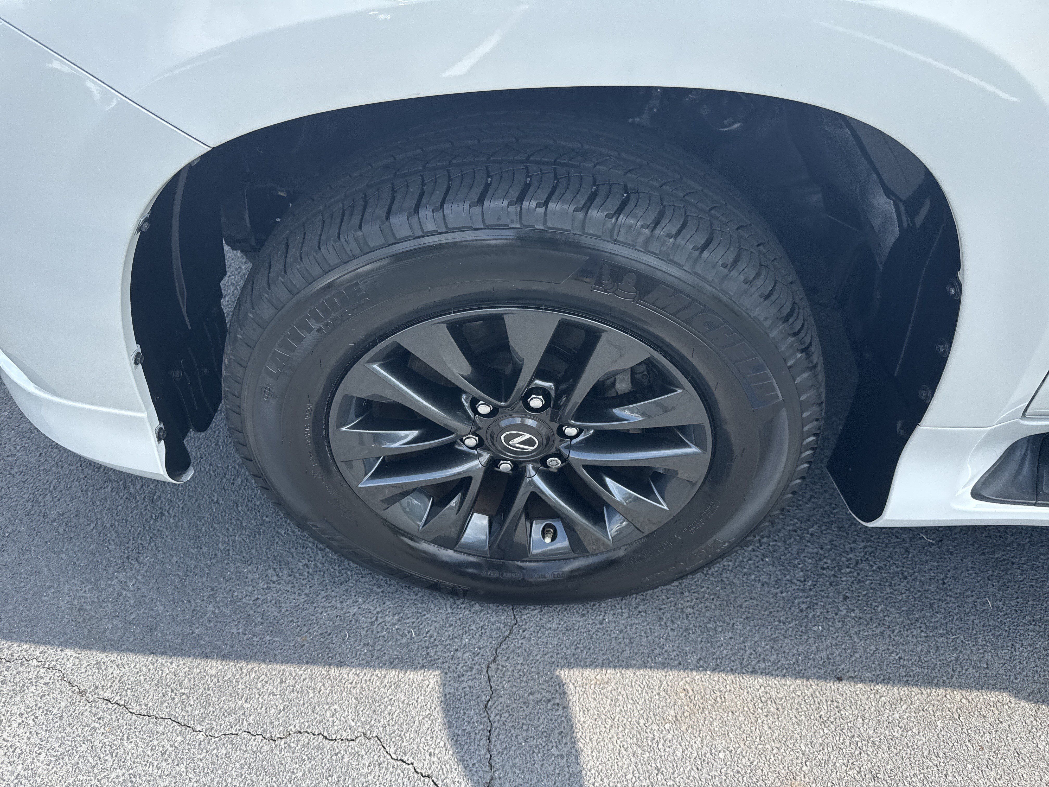 Used 2021 Lexus GX 460 Premium w/ Premium Package AWD/4WD image 9