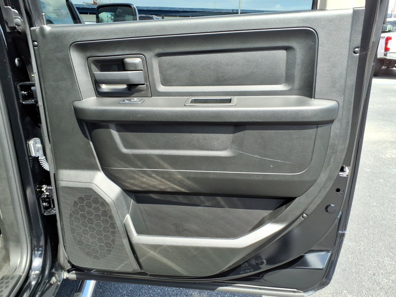 Used 2019 RAM 1500 Tradesman w/ Chrome Appearance Group RWD image 12