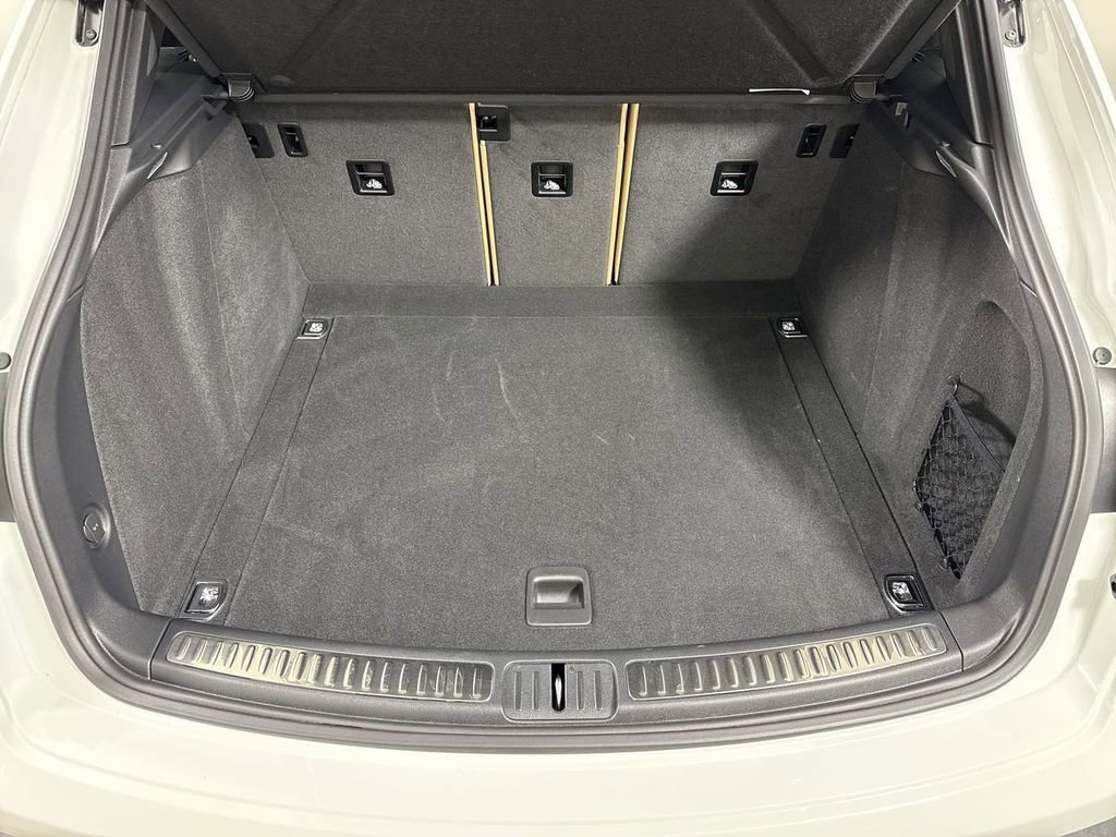 Certified 2025 Porsche Macan image 21