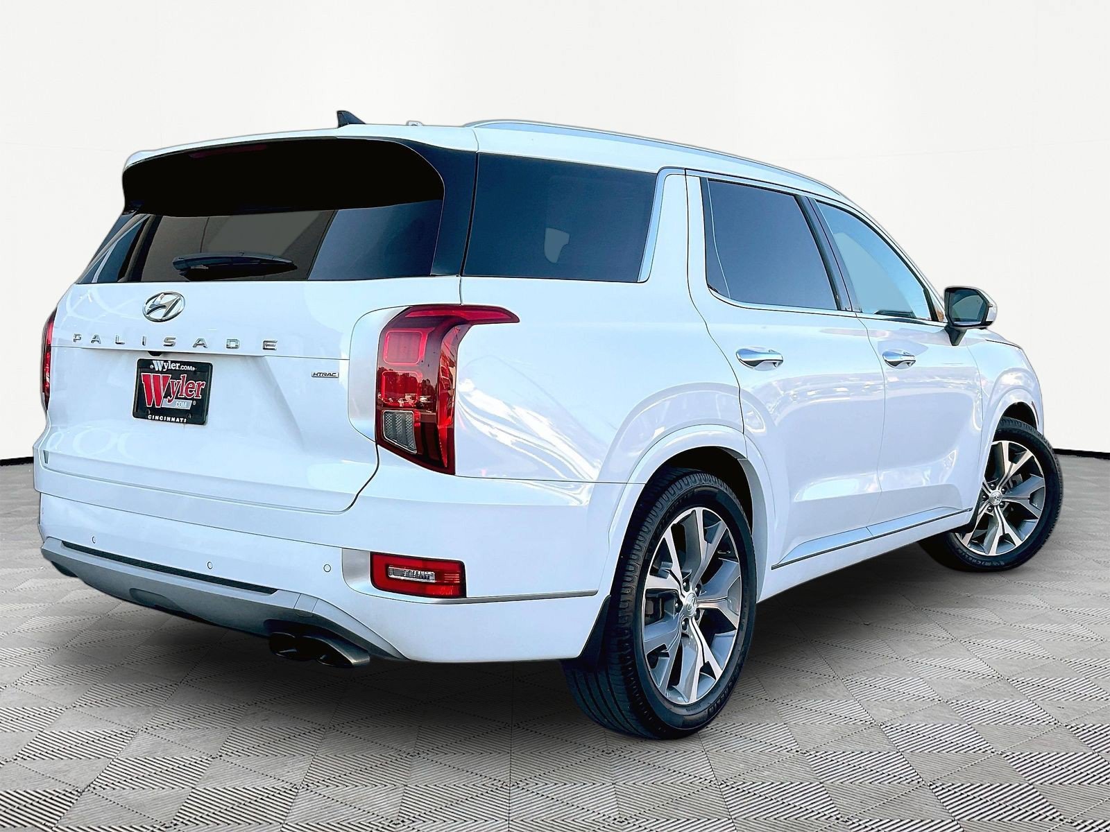 Used 2022 Hyundai Palisade Limited w/ Winter Package AWD/4WD image 6