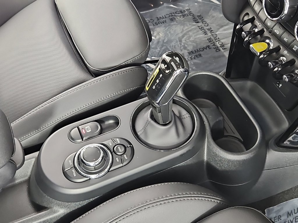 Certified 2024 MINI Cooper SE FWD image 16