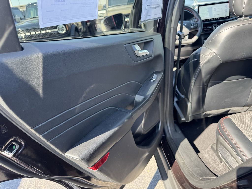 Certified 2023 Ford Escape ST-Line w/ Tech Pack #1 image 13