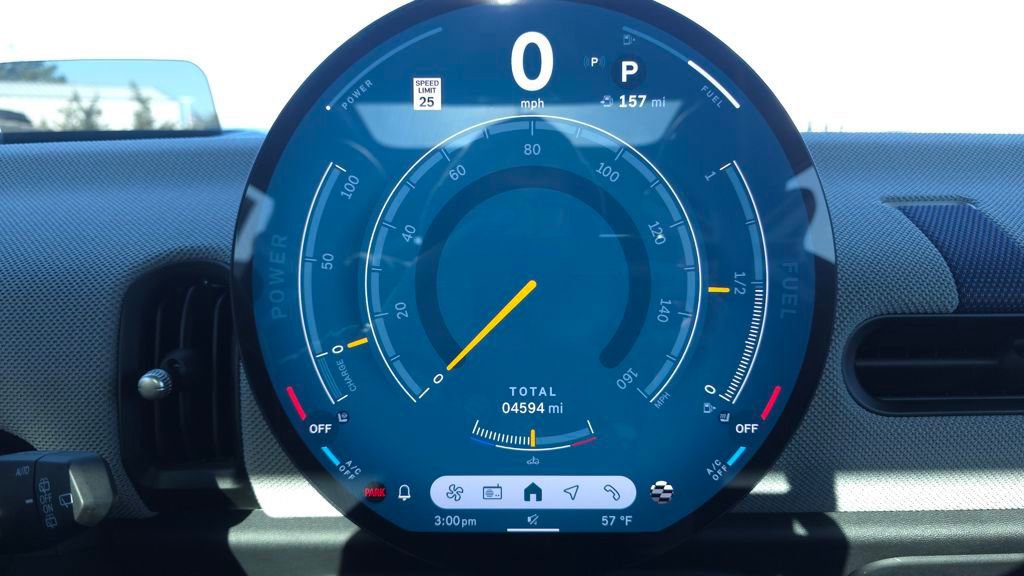 Used 2025 MINI Cooper 4-Door Hardtop image 30