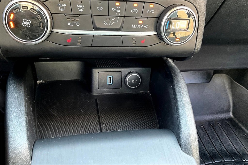 Used 2020 Ford Escape SE image 16