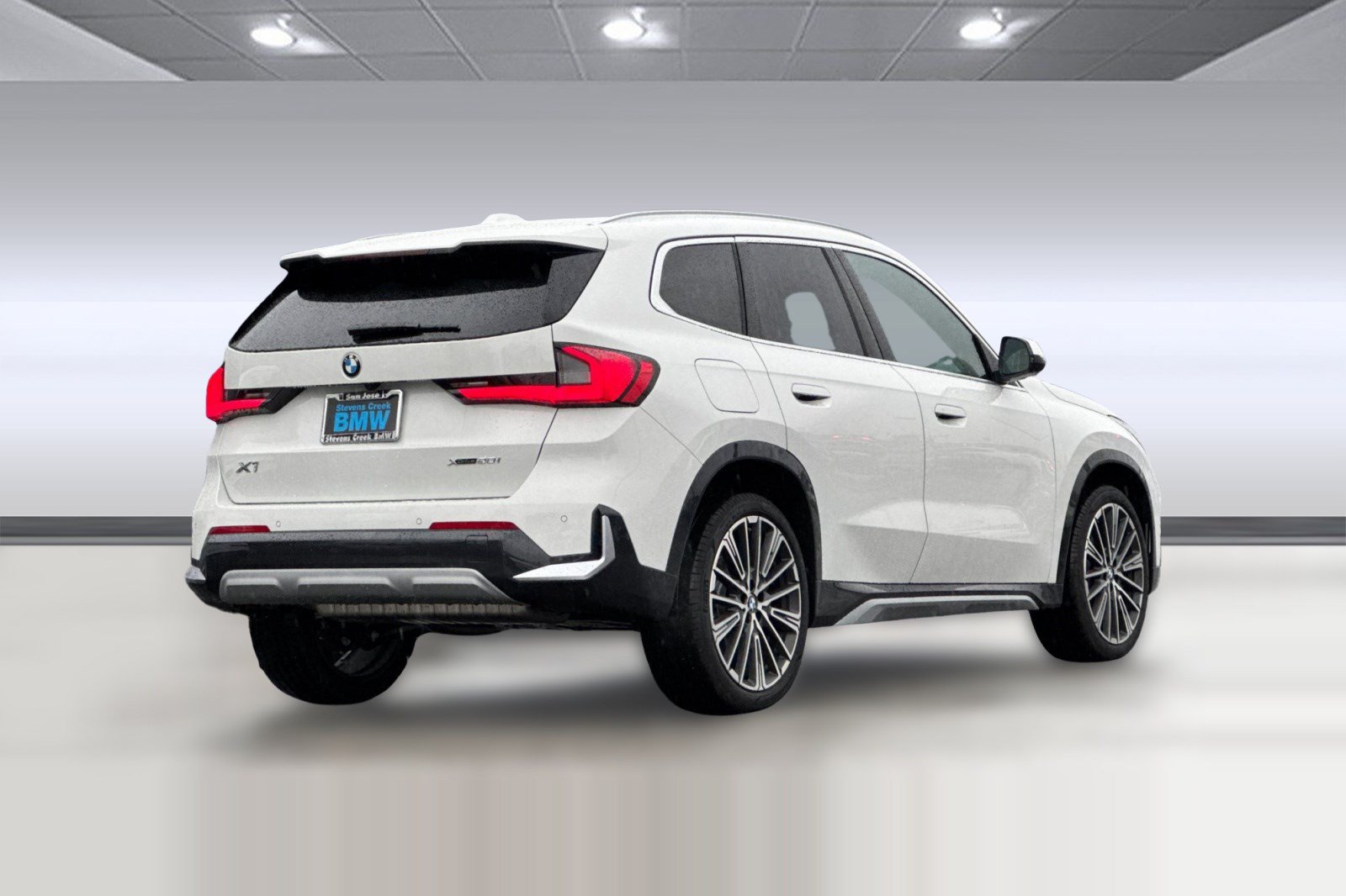 Used 2026 BMW X1 xDrive28i w/ Technology Package AWD/4WD image 8