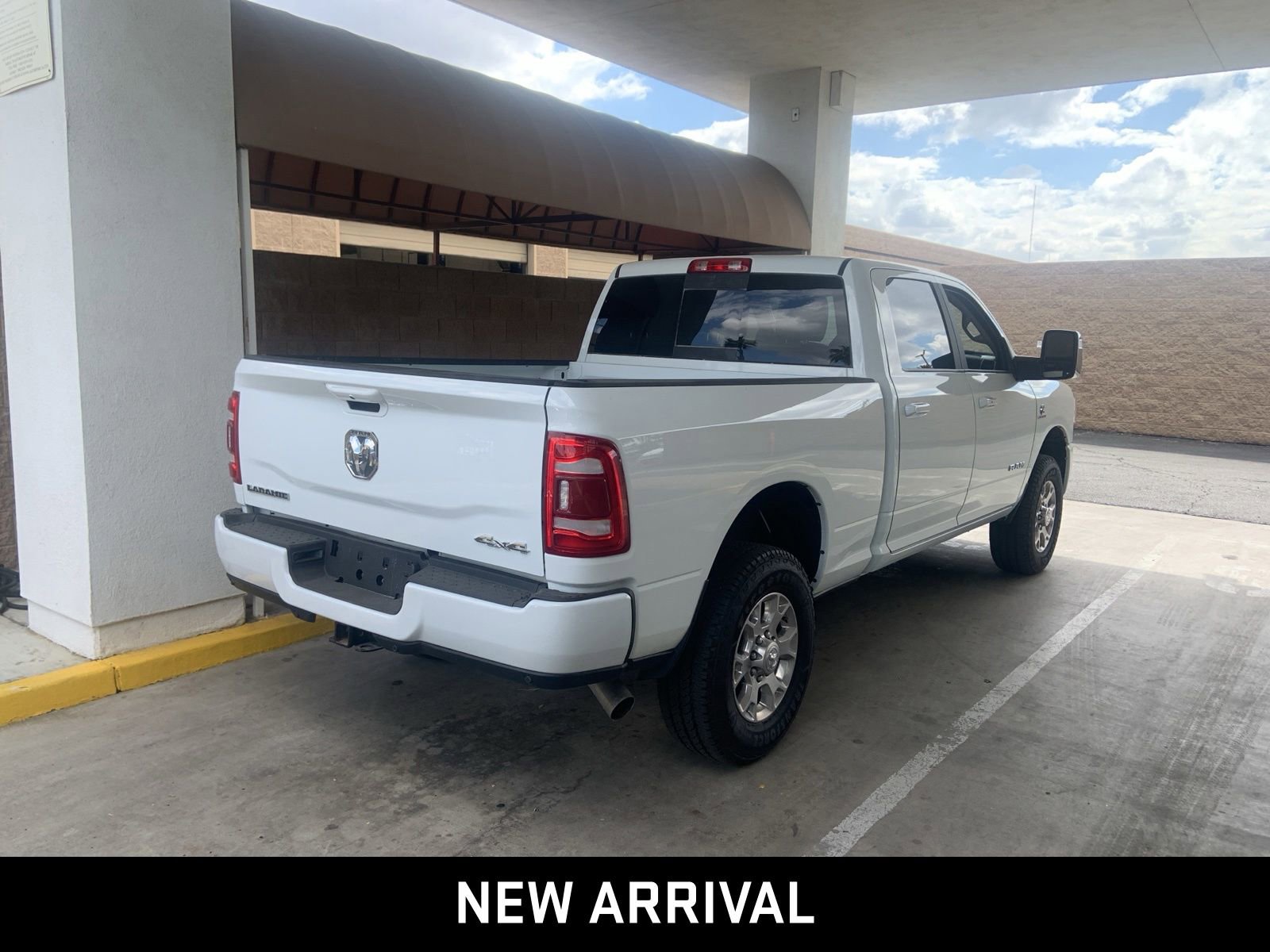 Used 2024 RAM 2500 Laramie w/ Safety Group AWD/4WD image 4