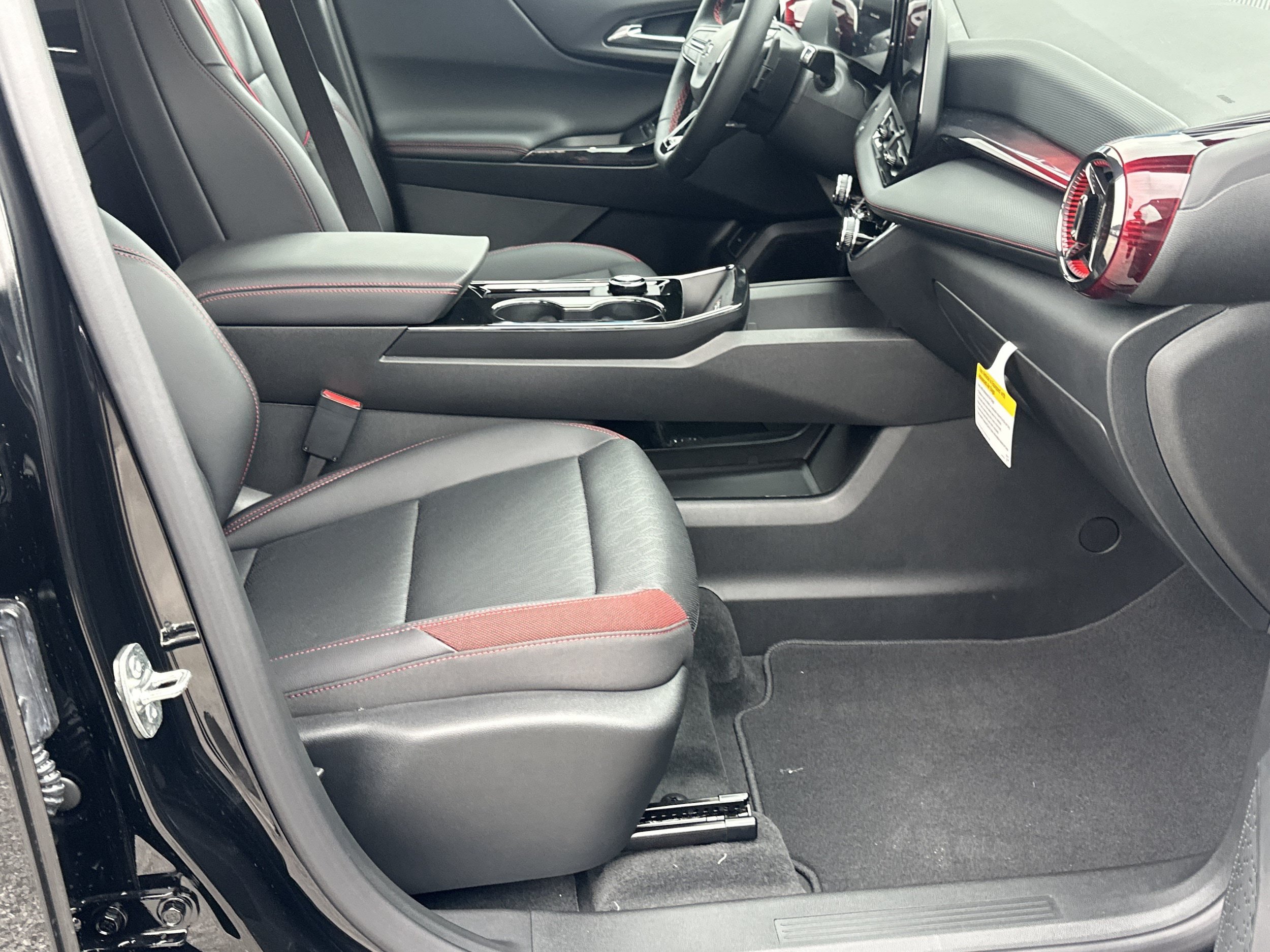 New 2027 Chevrolet Equinox RS FWD image 13
