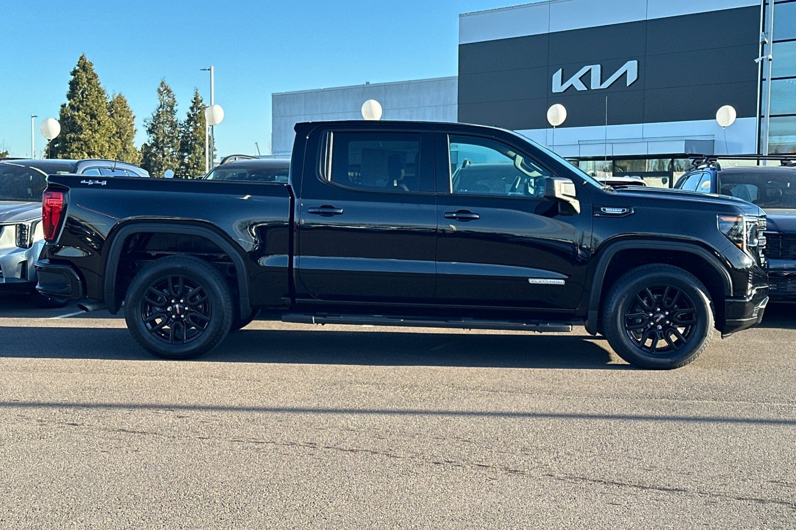 Used 2024 GMC Sierra 1500 Elevation w/ LPO, Elevation Black Package image 3
