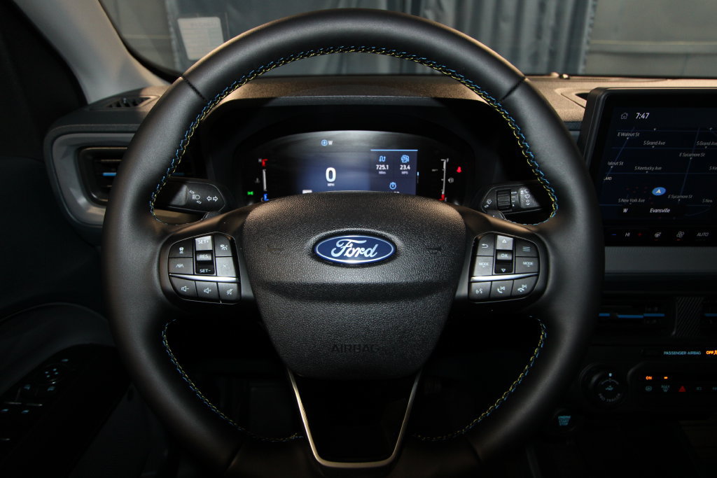 Used 2025 Ford Maverick Lobo AWD/4WD image 10
