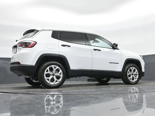 Used 2025 Jeep Compass Sport image 38