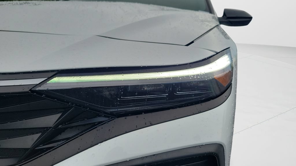 Certified 2025 Hyundai Elantra SEL FWD image 24