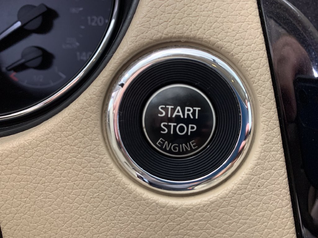 Used 2015 Nissan Rogue SL FWD image 25