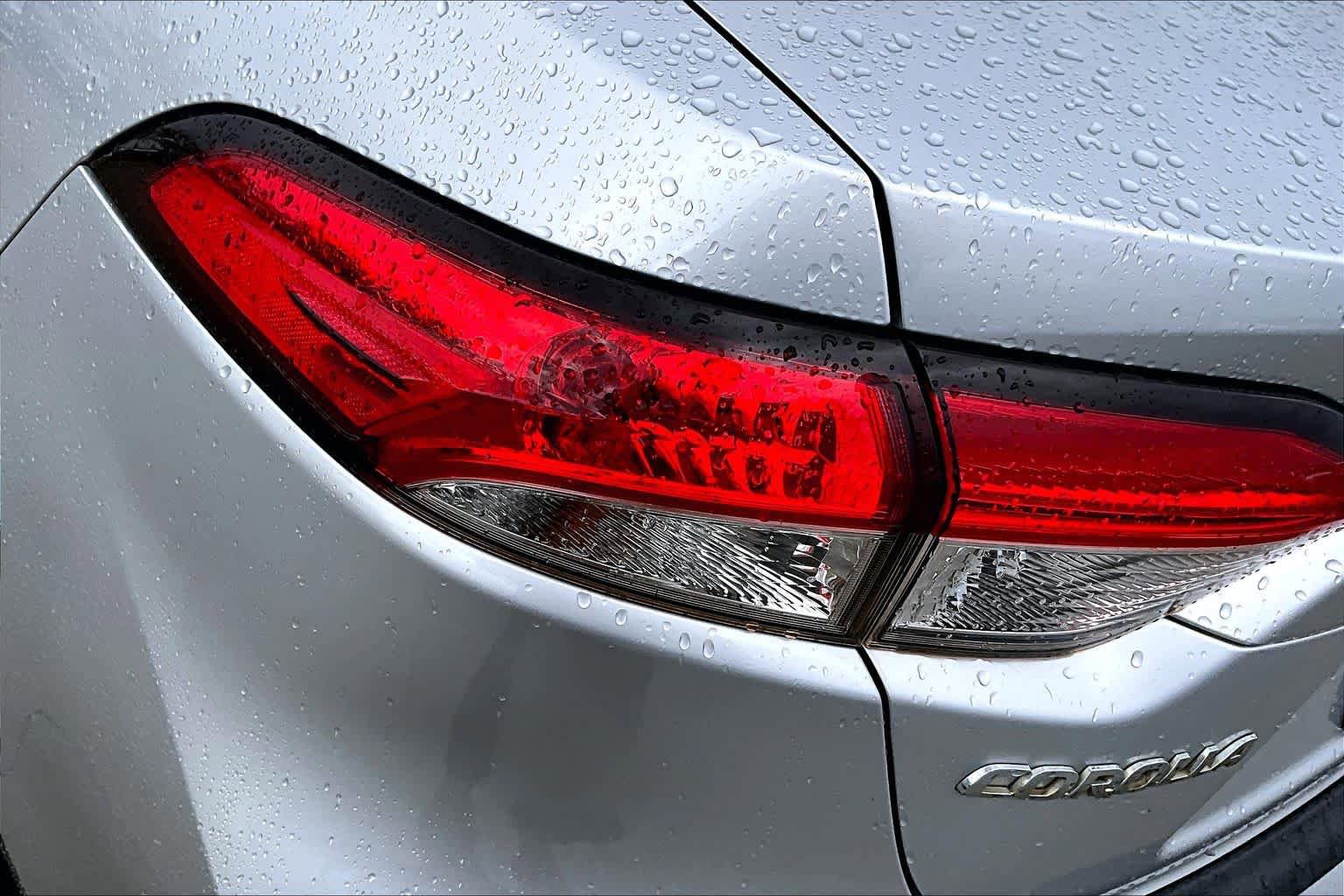 Used 2021 Toyota Corolla LE FWD image 27