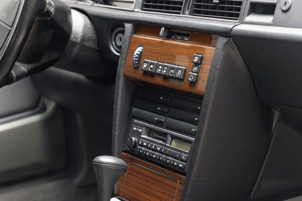 Used 1991 Mercedes-Benz 190 E 2.6 image 35