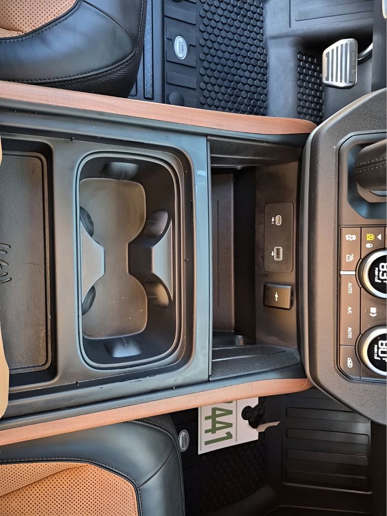 Used 2024 Land Rover Defender 130 X image 41