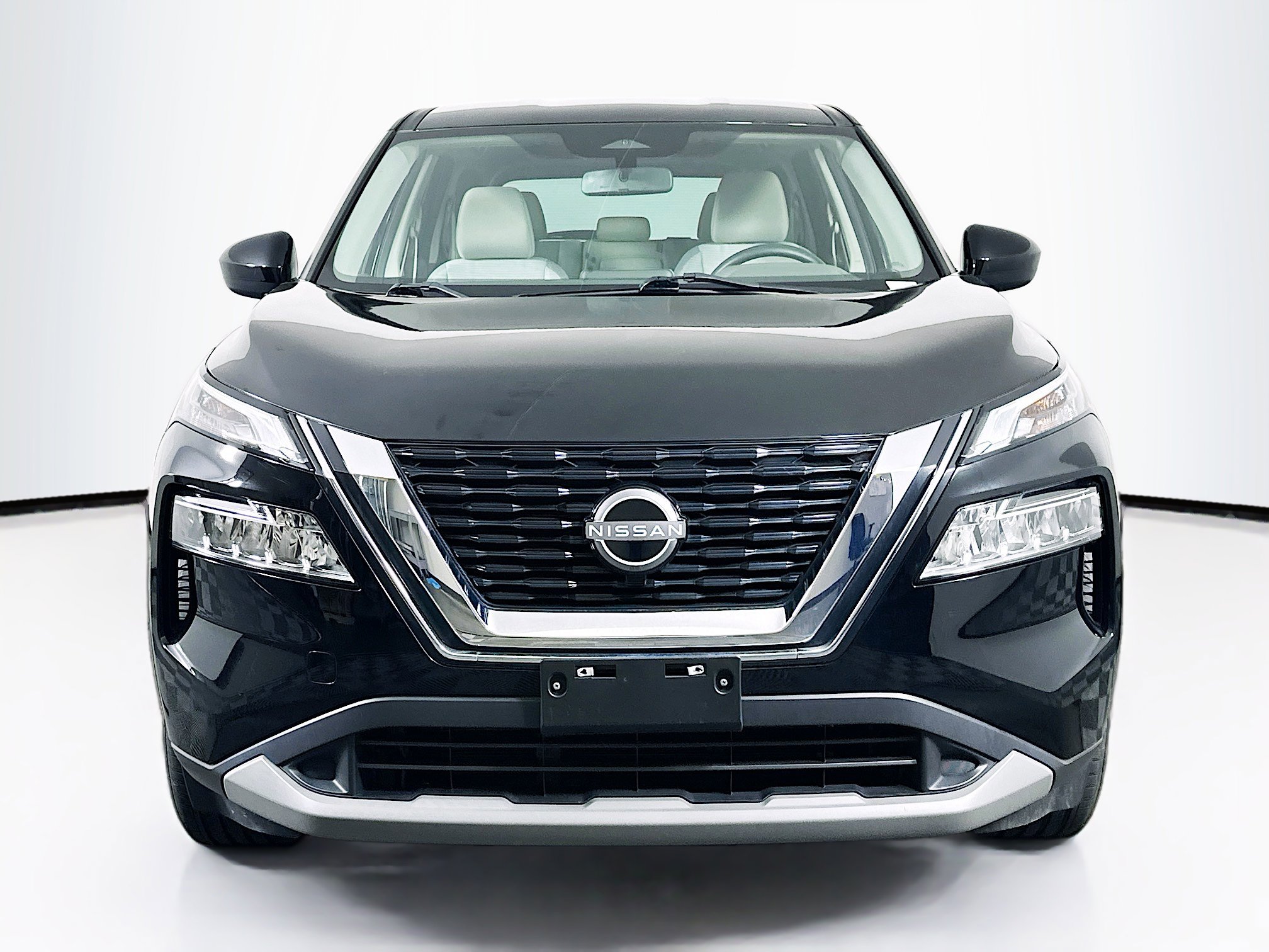 Used 2023 Nissan Rogue SV AWD/4WD image 2