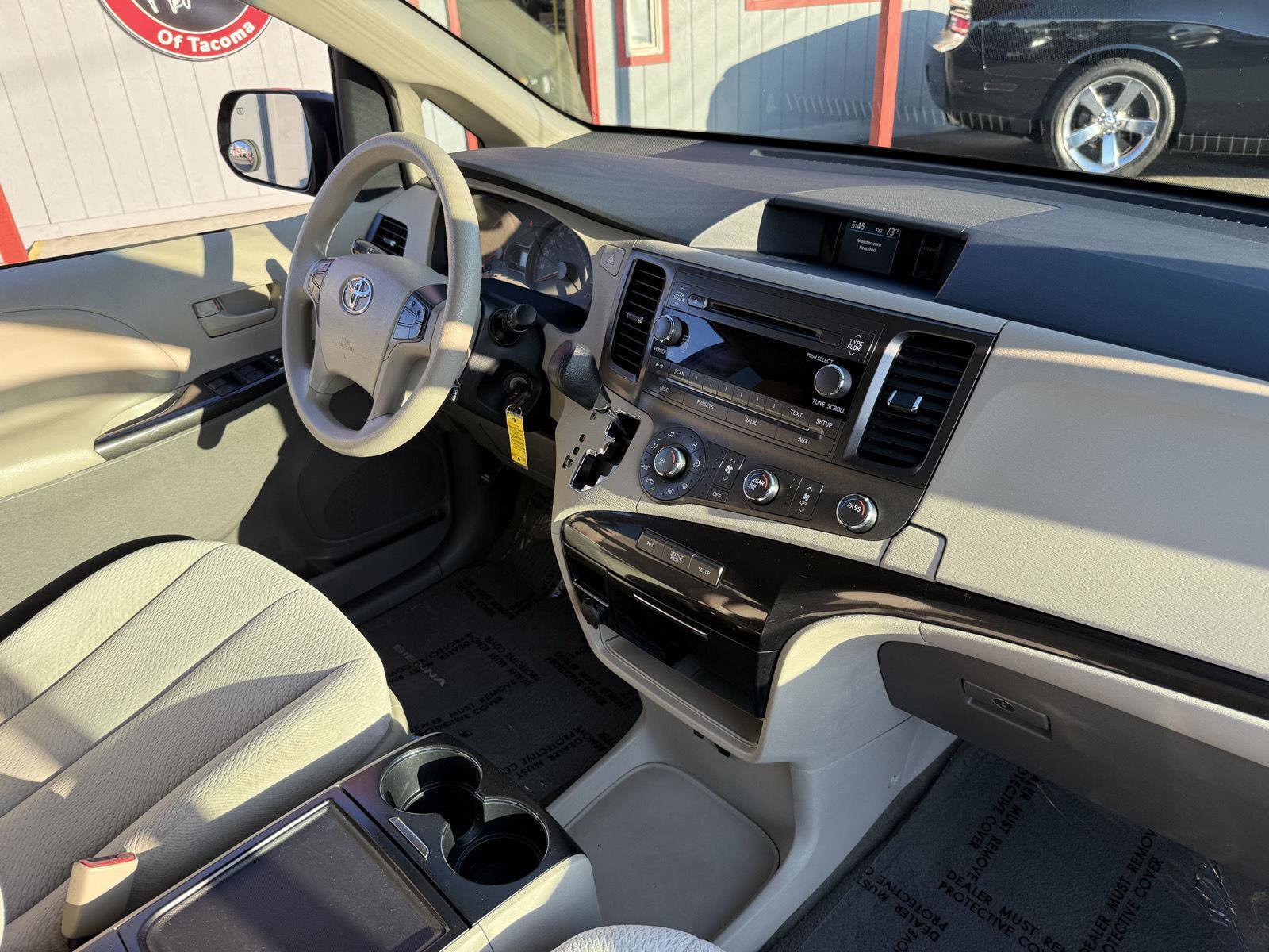 Used 2012 Toyota Sienna LE image 19