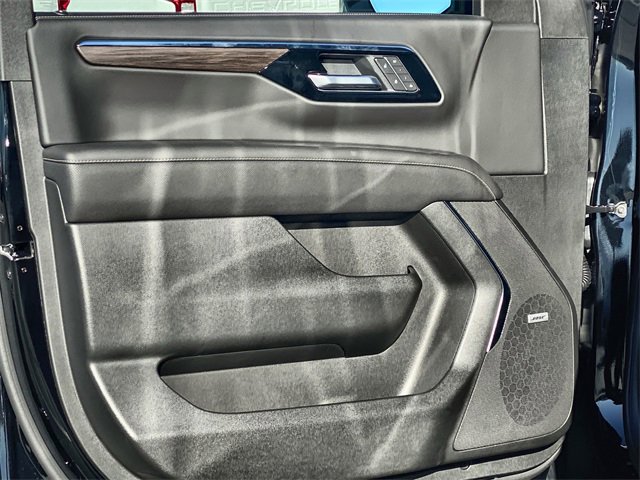 New 2026 Chevrolet Suburban Premier image 22