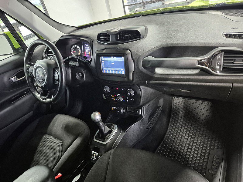 Used 2018 Jeep Renegade Altitude AWD/4WD image 14