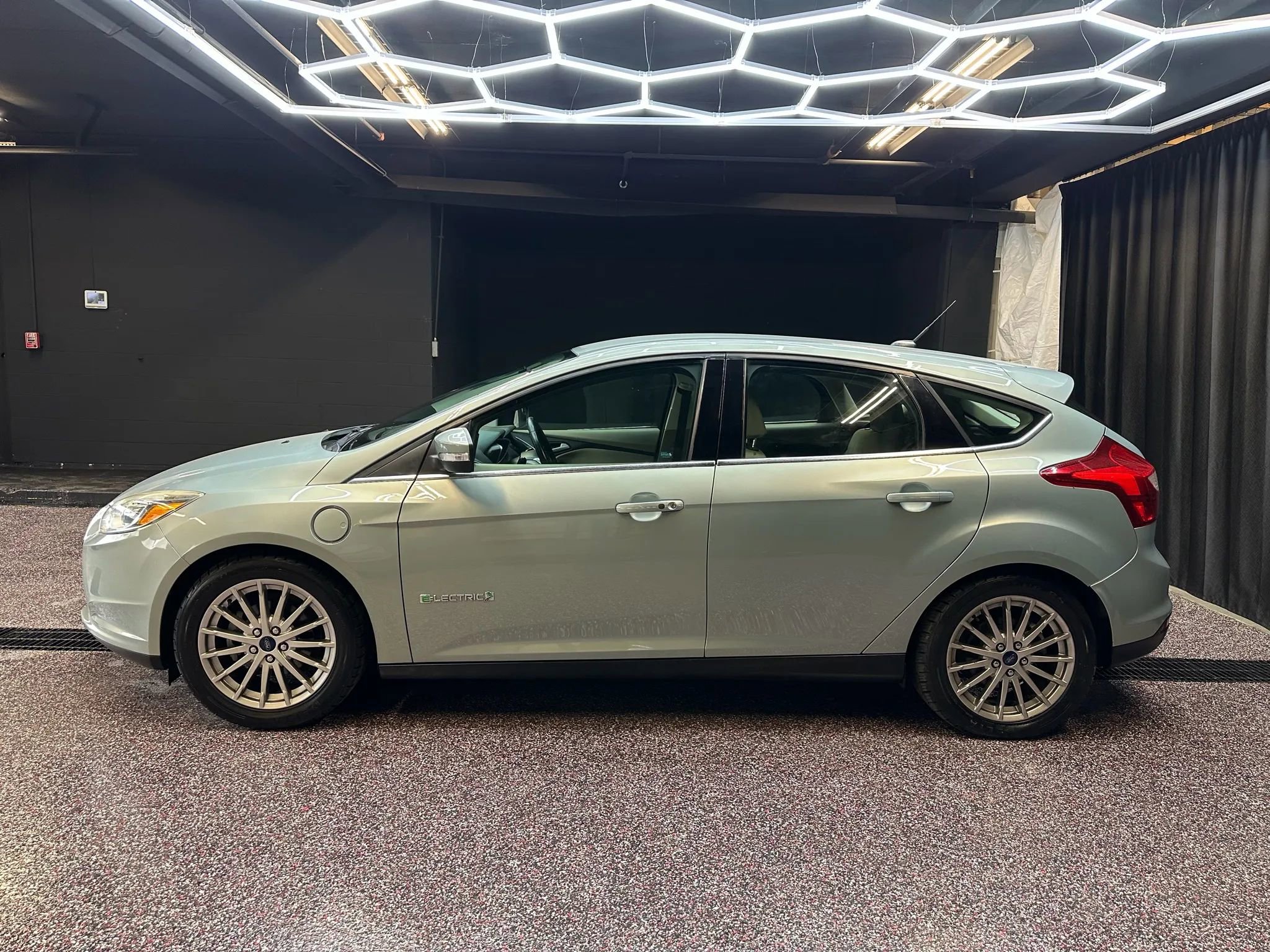 Used 2014 Ford Focus Electric Hatchback image 4