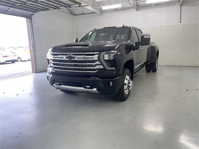 New 2026 Chevrolet Silverado 3500 High Country w/ High Country Premium Package image 4