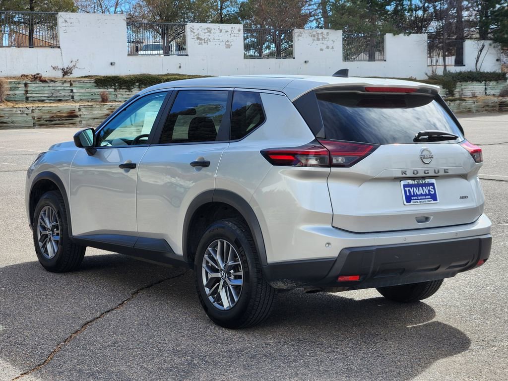 Used 2024 Nissan Rogue S image 5