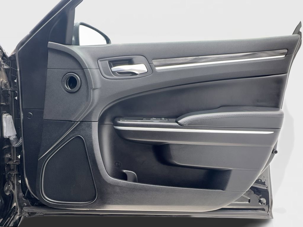 Used 2021 Chrysler 300 Touring w/ Sport Appearance Package image 30
