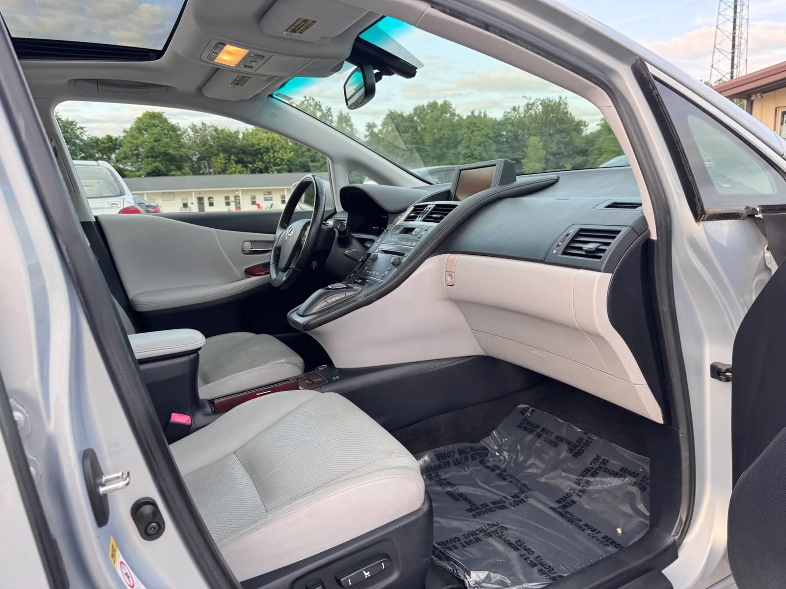 Used 2010 Lexus HS 250h Premium w/ Tech Pkg FWD image 24