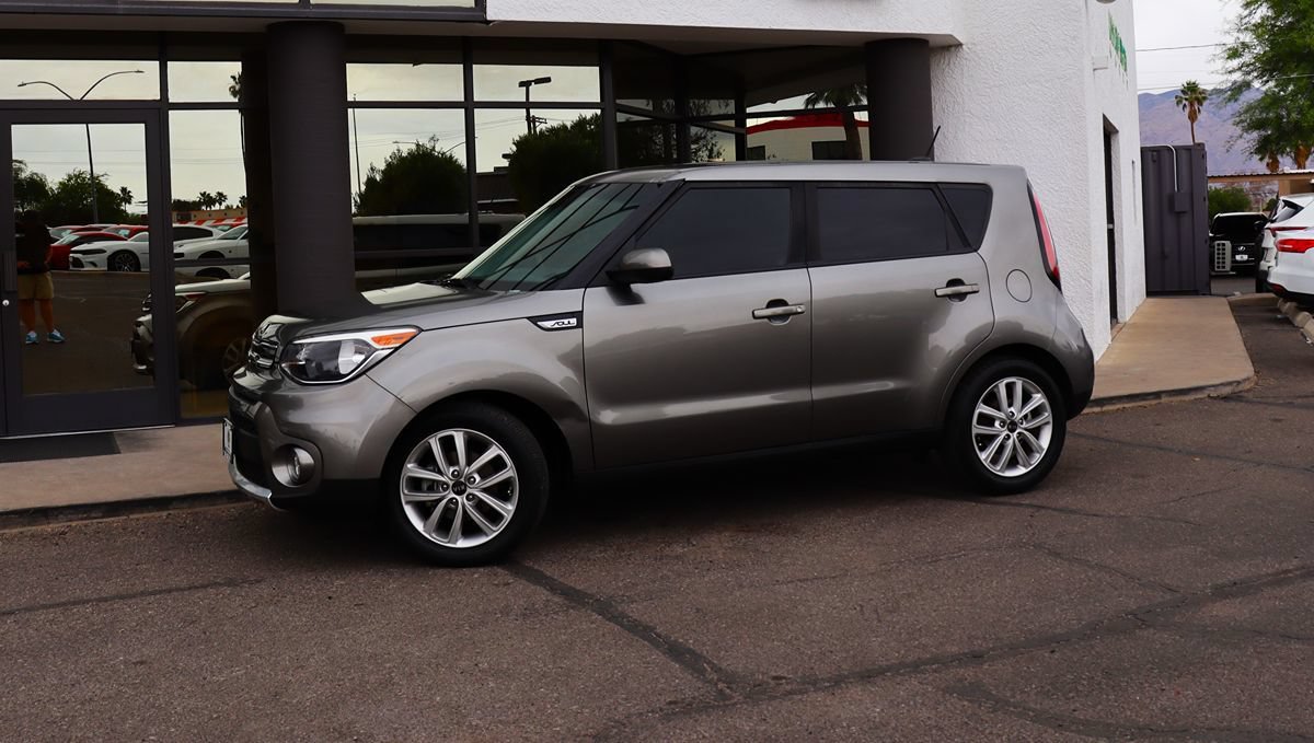 Used 2018 Kia Soul + FWD image 4