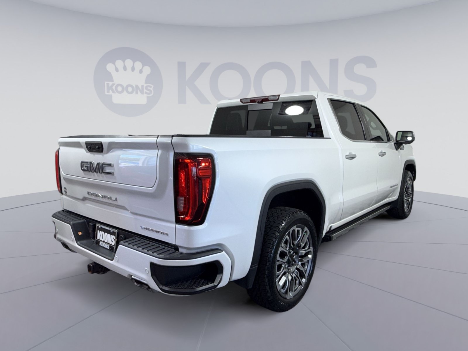 Used 2023 GMC Sierra 1500 Denali Ultimate AWD/4WD image 7