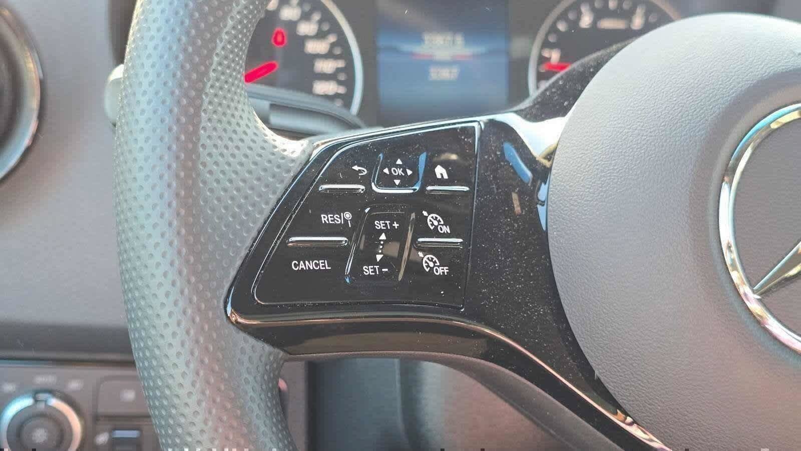 Used 2025 Mercedes-Benz Sprinter 2500 image 28