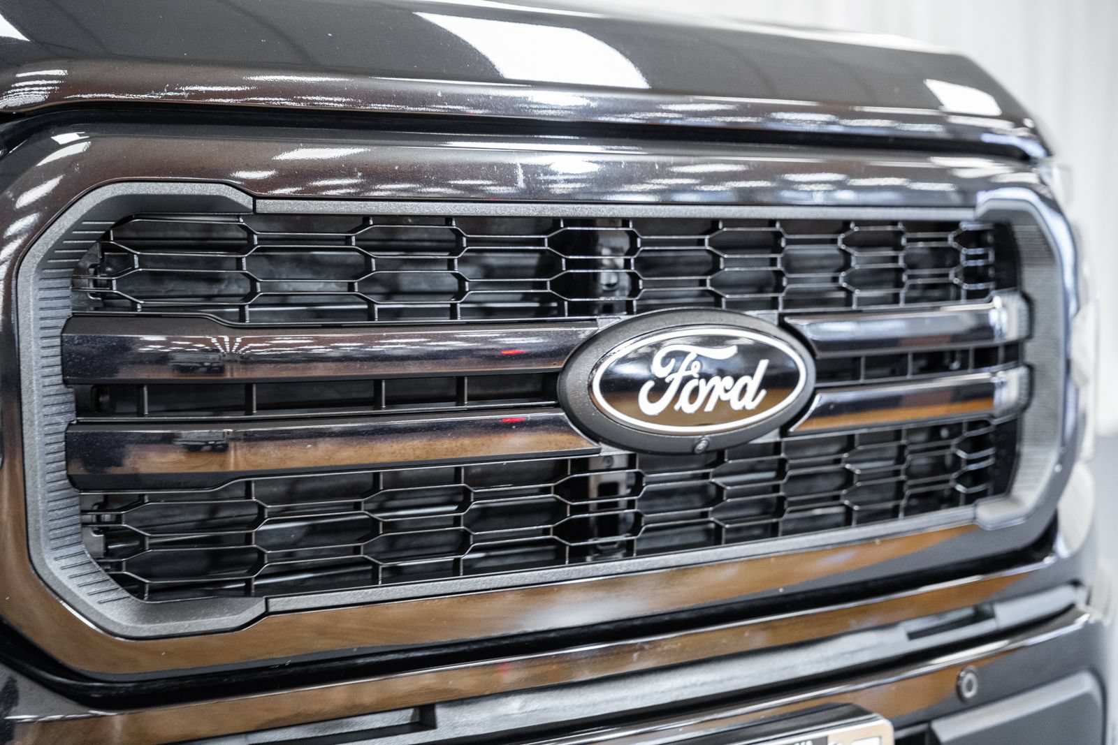 Used 2024 Ford F150 Lariat AWD/4WD image 11