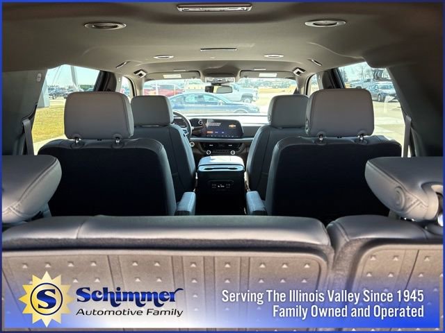 New 2026 Chevrolet Suburban LT w/ Comfort Package image 17