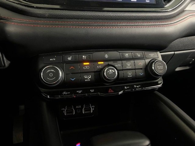 Used 2024 Dodge Durango GT image 18