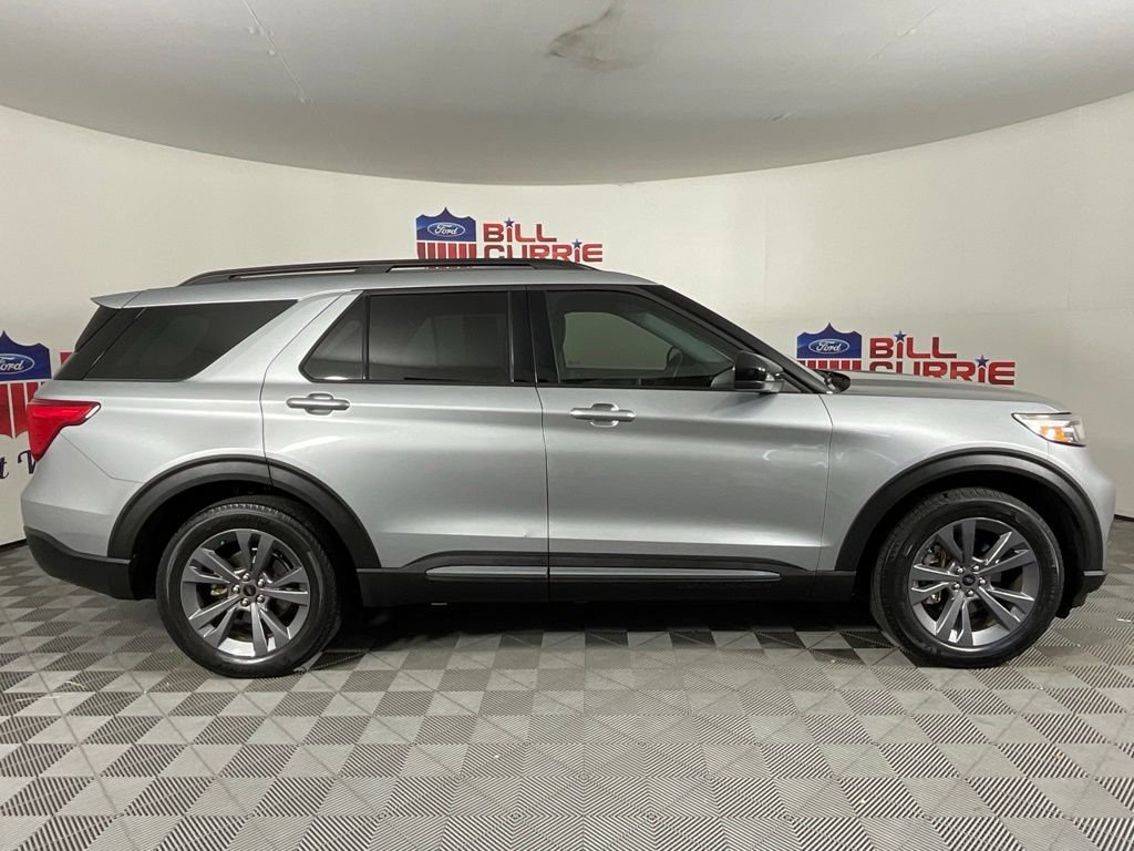 Certified 2022 Ford Explorer XLT w/ Equipment Group 202A AWD/4WD image 2