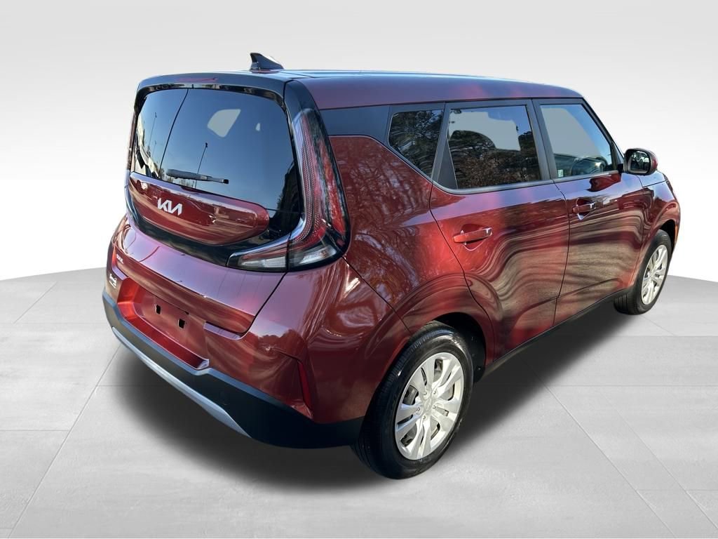 Used 2023 Kia Soul LX image 5