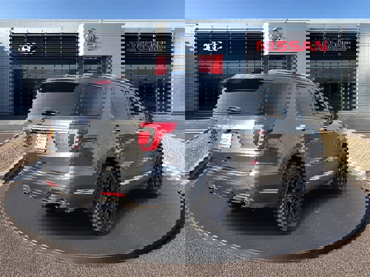 Used 2018 Ford Explorer Limited image 5