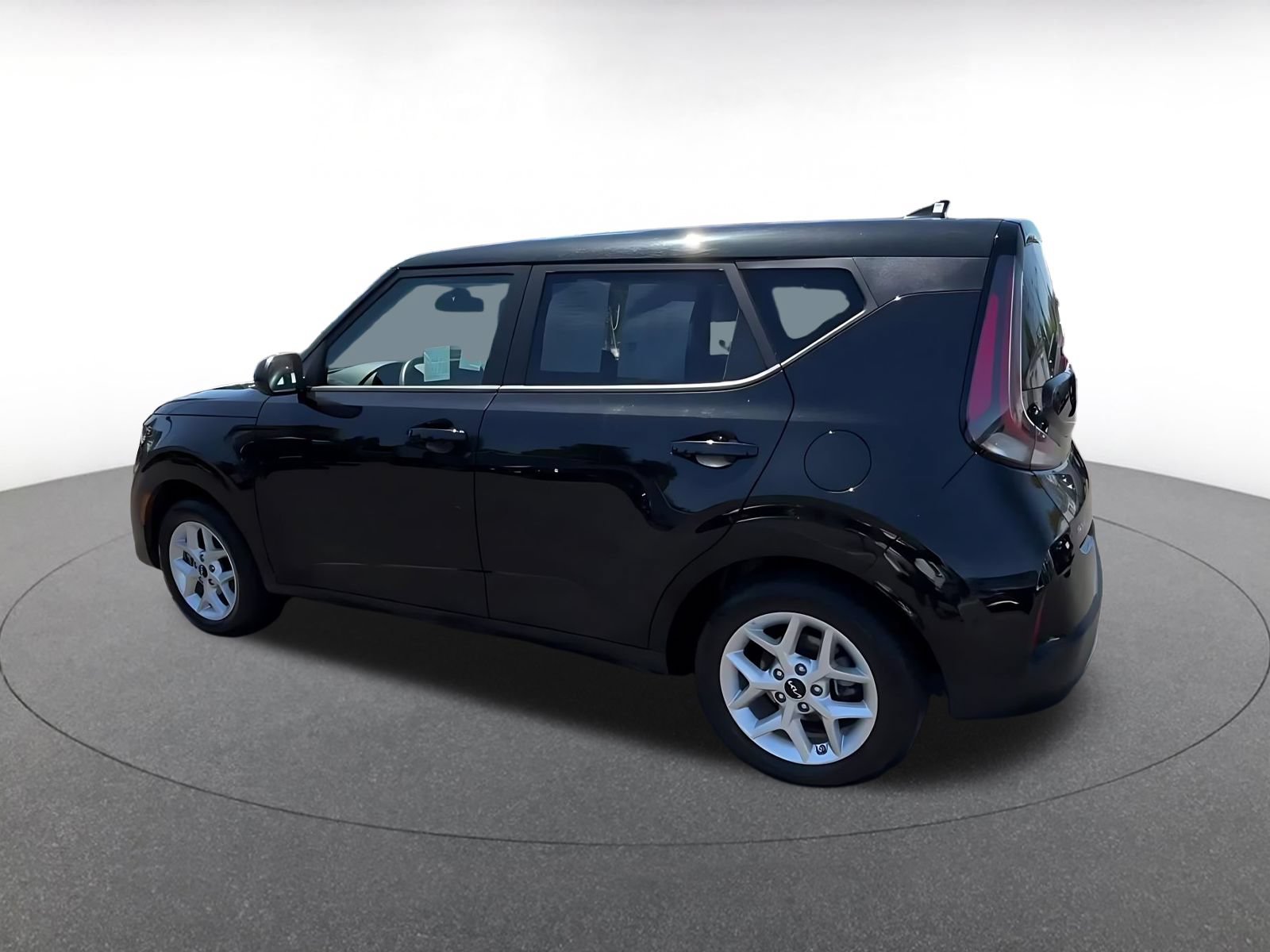 Used 2025 Kia Soul LX w/ LX Technology Package FWD image 10