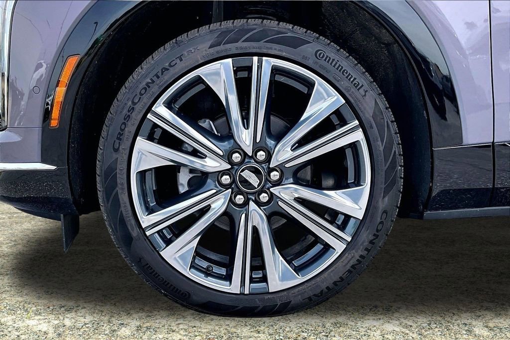 Used 2025 Cadillac Optiq Luxury 2 AWD/4WD image 33