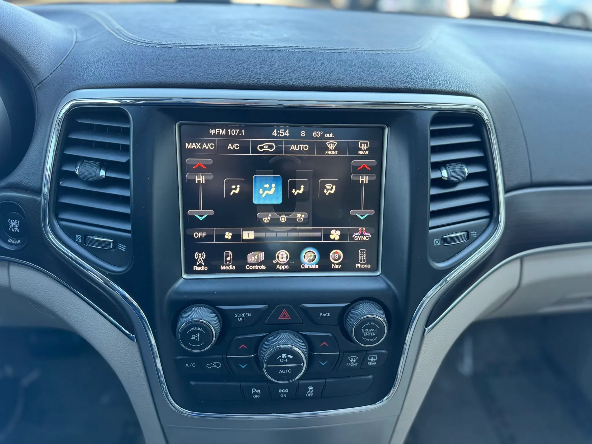 Used 2015 Jeep Grand Cherokee Overland RWD image 19