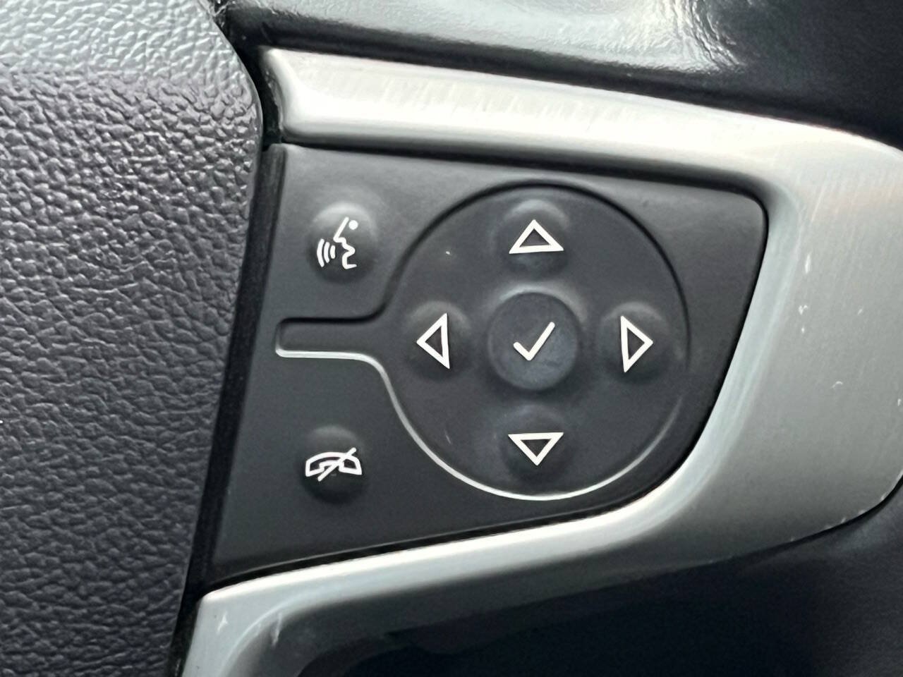 Used 2020 GMC Terrain SLE AWD/4WD image 25