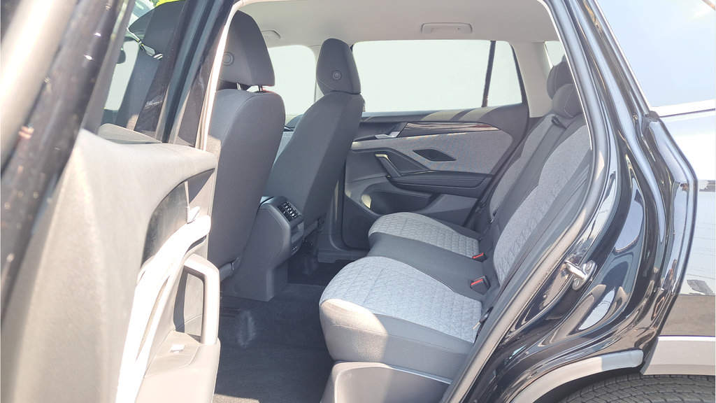 Used 2026 Volkswagen Tiguan S AWD/4WD image 12