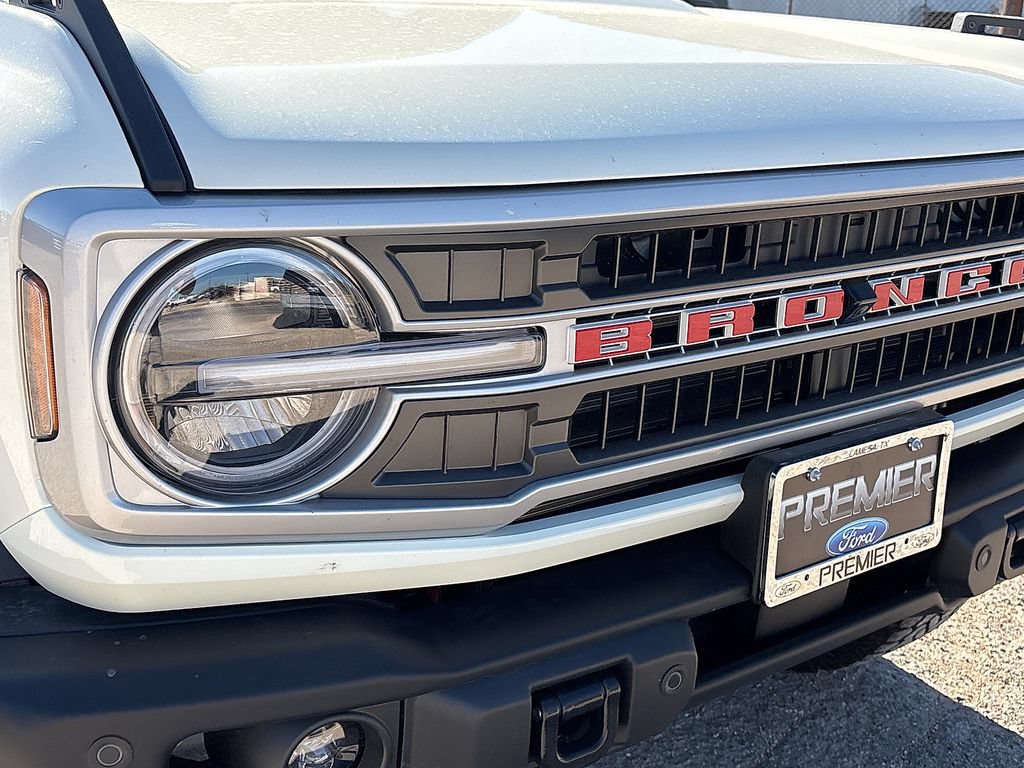 New 2026 Ford Bronco Outer Banks w/ Sasquatch Package AWD/4WD image 13