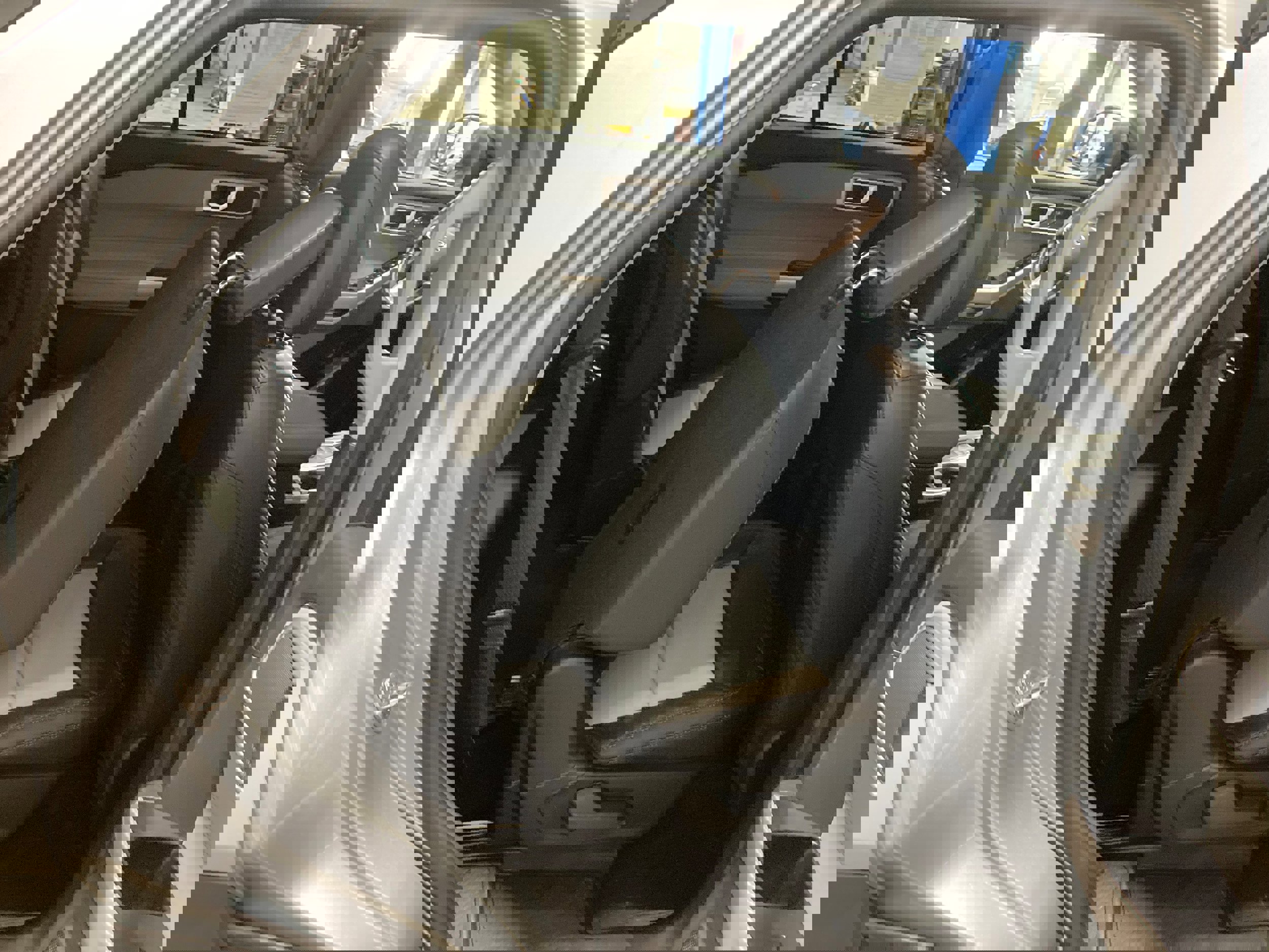 Used 2023 Ford Explorer XLT w/ Equipment Group 202A image 9