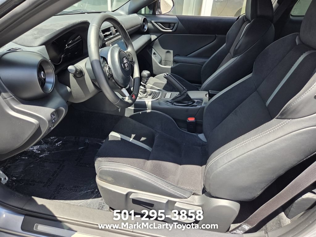 Used 2023 Toyota GR86 Premium w/ ALL Weather Mat Package (TMS) RWD image 4