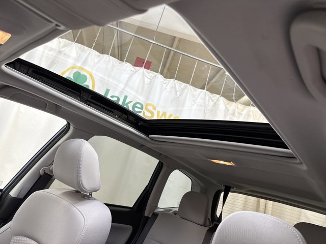 Used 2017 Subaru Forester 2.5i Premium image 23