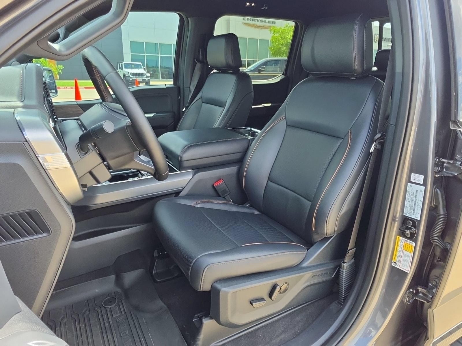 Used 2025 Ford F150 Lariat w/ Equipment Group 501A Mid AWD/4WD image 13