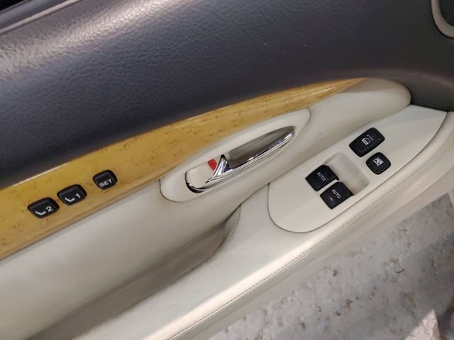 Used 2003 Lexus SC 430 Convertible image 12