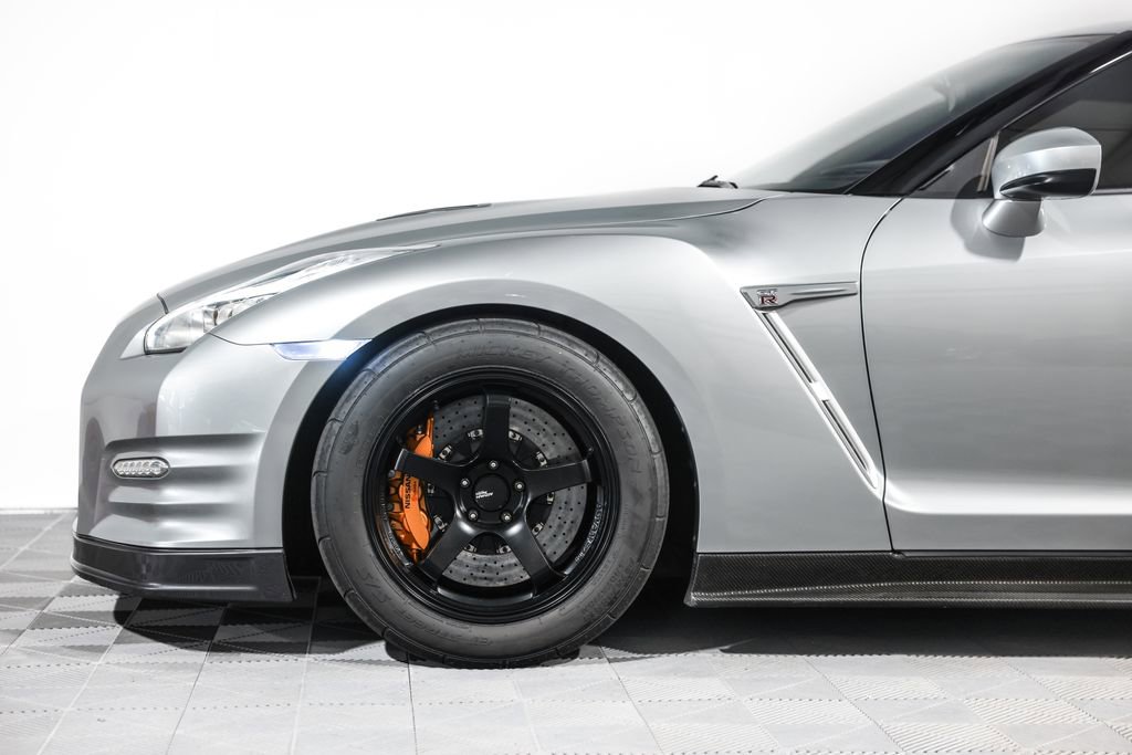 Used 2015 Nissan GT-R Black Edition AWD/4WD image 14